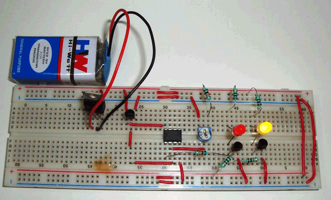محاسبه و نمایش دمای محیط با استفاده از سنسور LM35 و ال ای دی